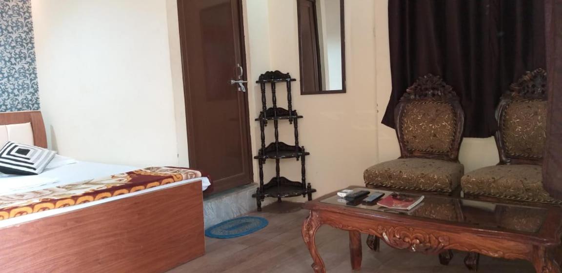 Buddha Guest House Varanasi Habitación foto